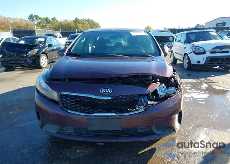 2018 Kia Forte Lx z USA, uszkodzony, nr VIN 3KPFK4A71JE282018